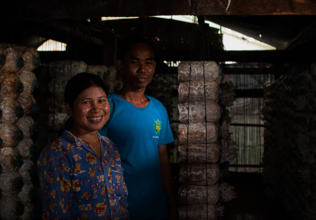 Trustees Meet Project Users in Chi Kraeng 01