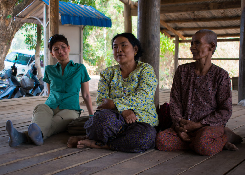 Trustees Meet Project Users in Chi Kraeng 03